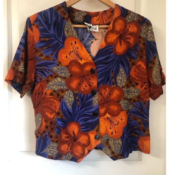 EXPOSE DAYLILY PRINT FRONT BUTTON CROP TOP - Picture 1 of 4